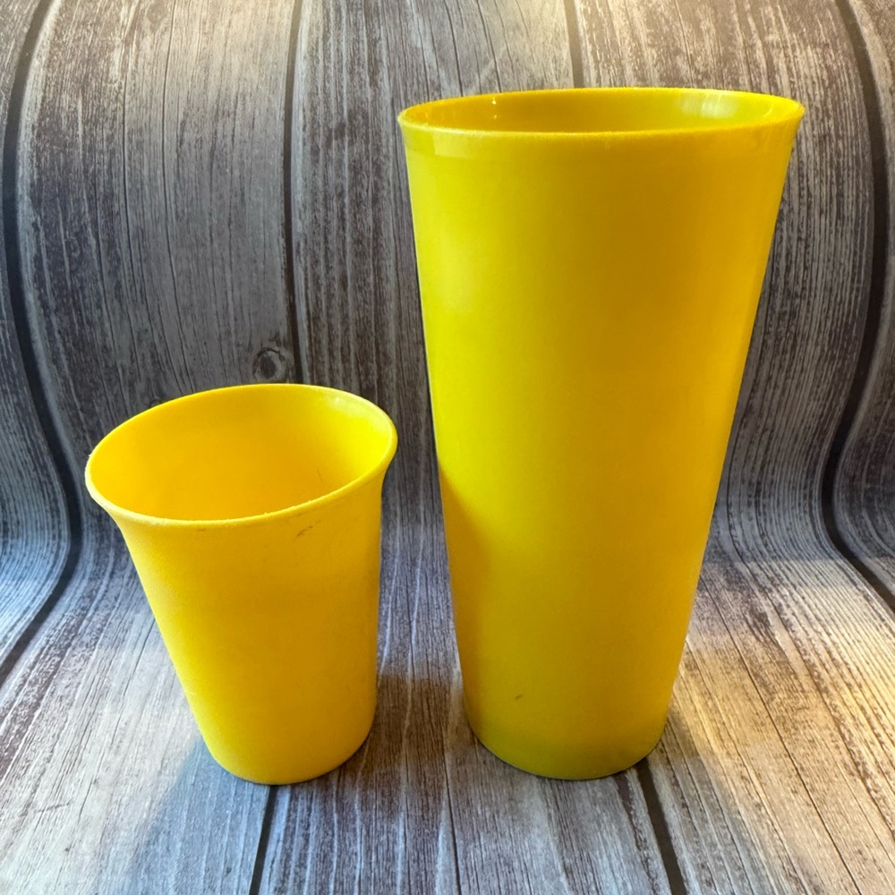Tupperware Yellow Drinkware Set